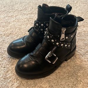 Little girls Steve Madden boot size 1